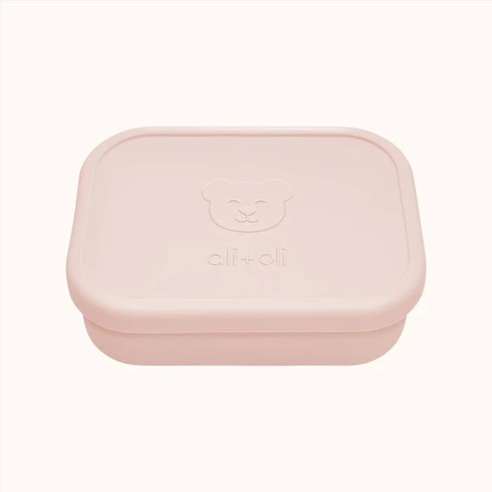 Silicone lunch box with embossed bear design in blush shade