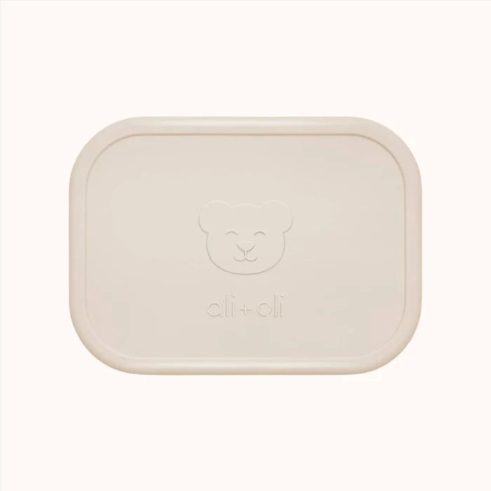 Ali+Oli Coco silicone bento tray featuring a cute bear motif