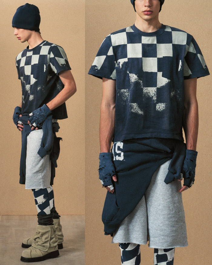 'CHECKERBOARD' TEE SHIRT IN VINTAGE NAVY