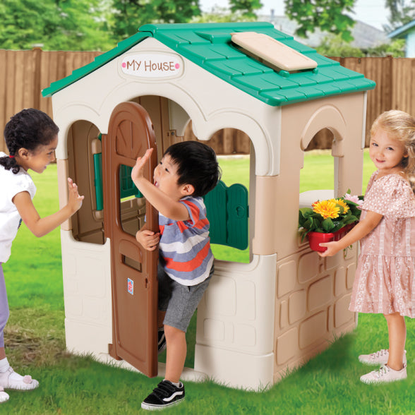 GROW N UP COUNTRY MANOR PLAYHOUSE