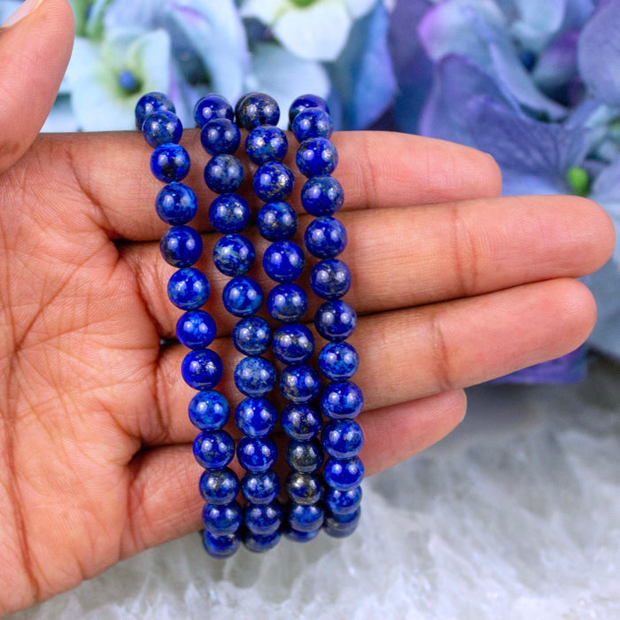 Side view of the Lapis Lazuli stretch bracelet