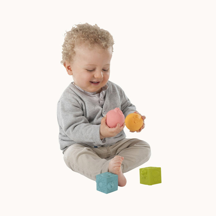 So'Pure Set 2 Balls & 2 Blocks by Sophie la Girafe - Minnie Little Things